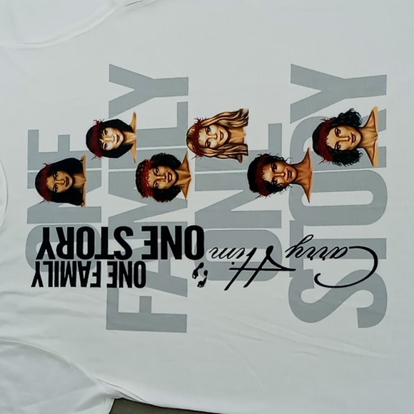 Sublivie Women's "One Family One Story" White Tee Shirt Size Large NWOT - Picture 2 of 8